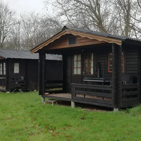 Hjemstavnsgårdens Camping&cottages 3*